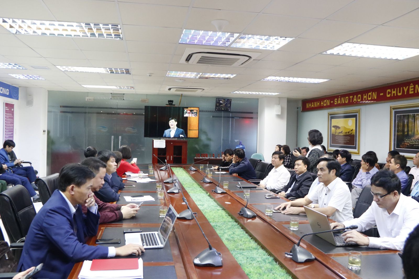 Khi có dịch Corona, cần tiếp nhận, cách ly, điều trị triệt để ca bệnh tại địa phương