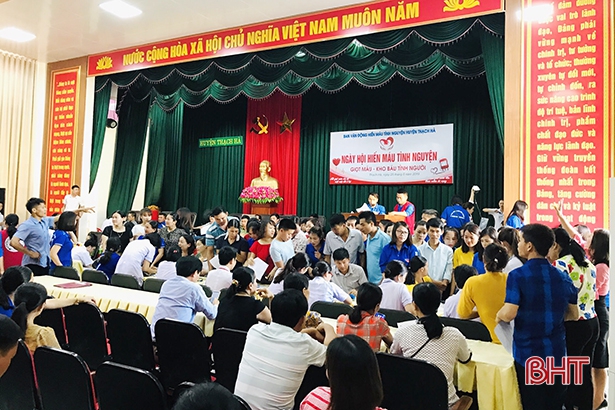 Cán bộ, công chức, đoàn viên Thạch Hà hiến 182 đơn vị máu